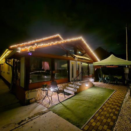 Family Friendly Gyal Apartment Exterior photo